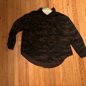 Sanctuary camouflage print long sleeved shirt - size S